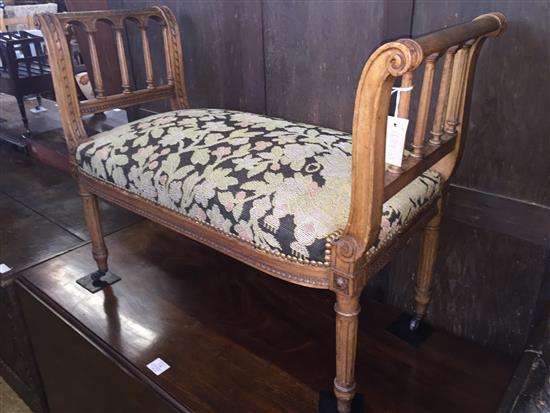 Louis XVI style walnut window seat, W.3ft(-)